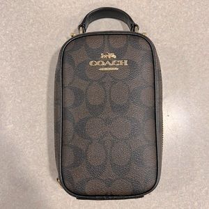 Coach Eva Phone Crossbody In Signature Canvas